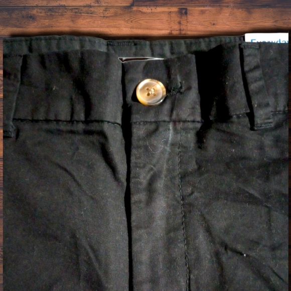 Old Navy Black Shorts - Picture 2 of 8